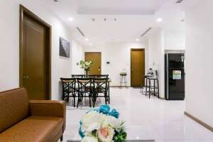 Cho thuê căn hộ Vinhomes cao cấp L3-XX.03 3 phòng ngủ, bao phí, full nội thất